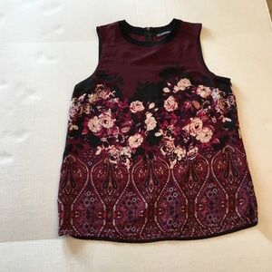ADRIANNA PAPELL SLEEVELESS MAROON TOP